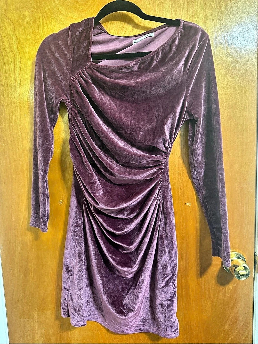Abercrombie & Fitch The A&F Paloma Long-Sleeve Velvet Mini Dress Velvet Mini